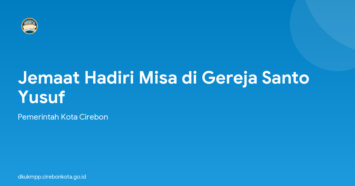 Jemaat Hadiri Misa di Gereja Santo Yusuf
